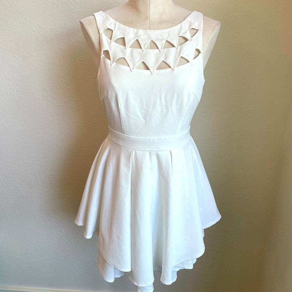 Lulus White high neck triangle cut out cocktail midi dress womens size small
